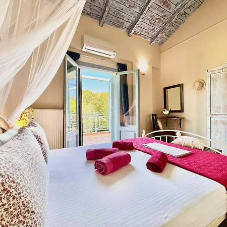 Simeoni With Private Pool By Dadovillas Лефкада