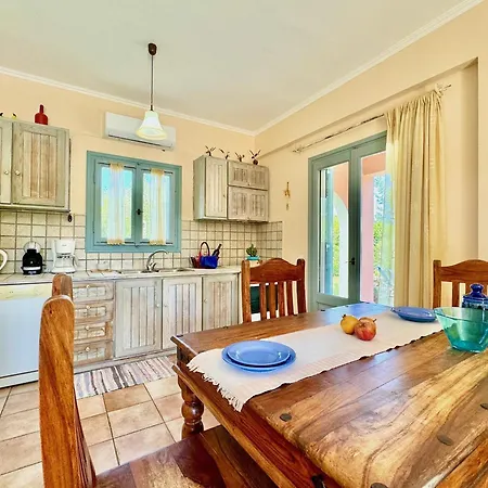 Simeoni With Private Pool By Dadovillas Вилла *