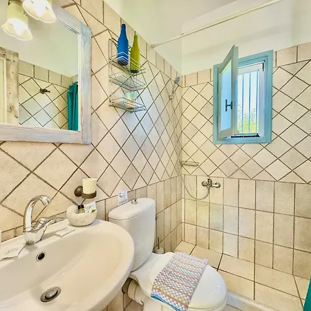 Simeoni With Private Pool By Dadovillas Лефкада